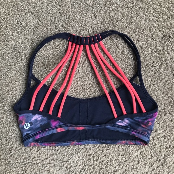 Lululemon Lighten Up Bra Sz 2 - Picture 6 of 8